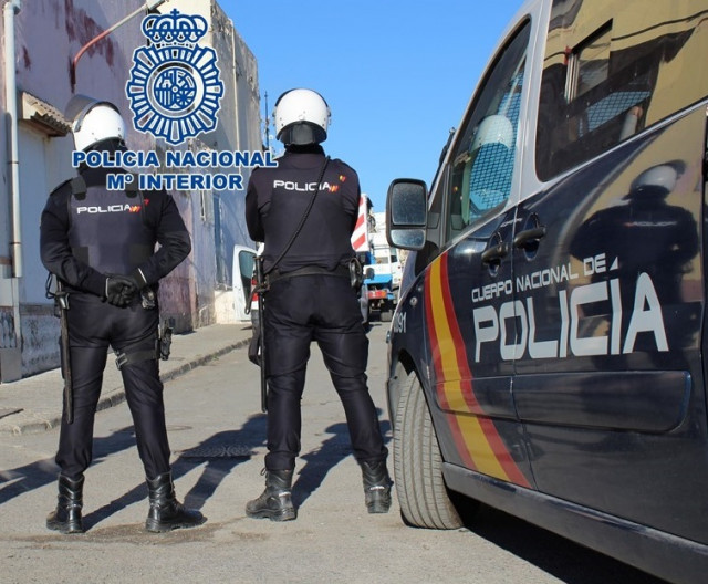 La Policía Nacional elimina el requisito de la altura mínima para