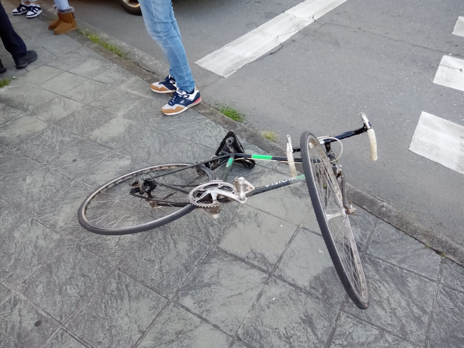 Herido un ciclista de 61 años en un accidente en Cambados