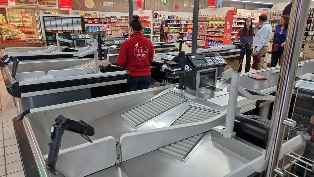 Luz verde para la venta de los supermercados Dia a Alcampo