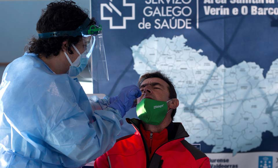 Los hospitalizados se disparan en Galicia y los contagios suben del millar