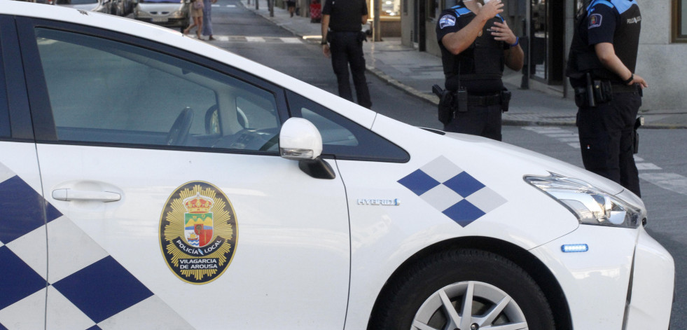 La Policía Local de Vilagarcía denuncia a un conductor que no tenía carnet ni seguro