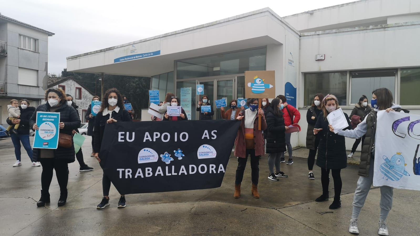 Trabajadoras del centro de día de Boiro y A Galiña Azul secundarán una  huelga indefinida desde el 30