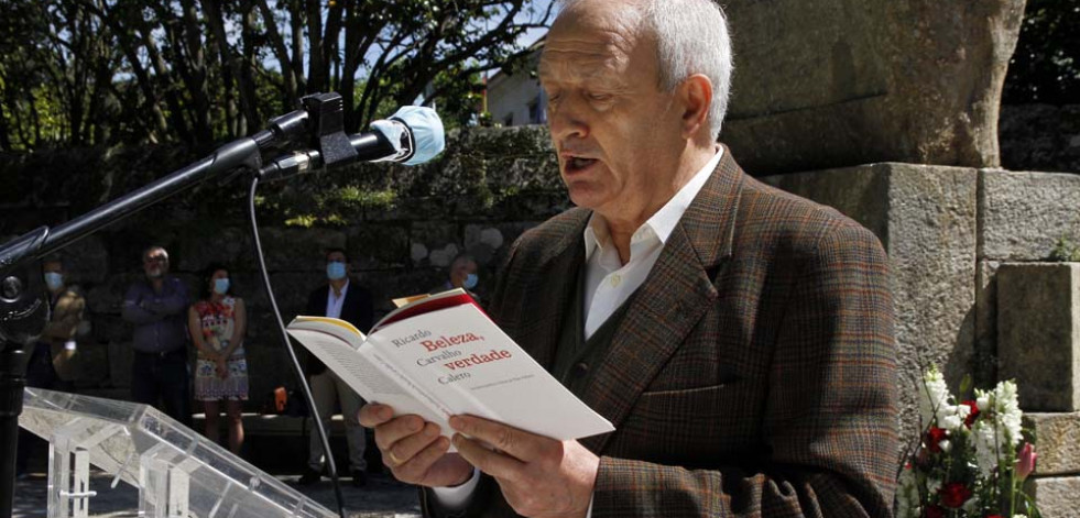 Arousa celebra el Día das Letras con poemas de Carvalho Calero