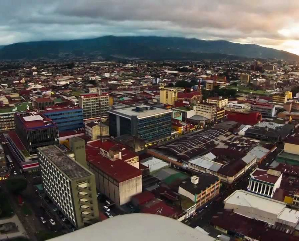 Costa Rica elimina los impuestos para comprar coches eléctricos