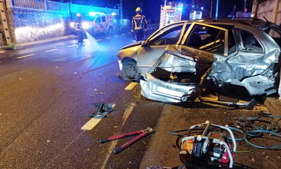 Un conductor casi cuadriplica la tasa de alcohol tras chocar contra un turismo aparcado en Cornazo