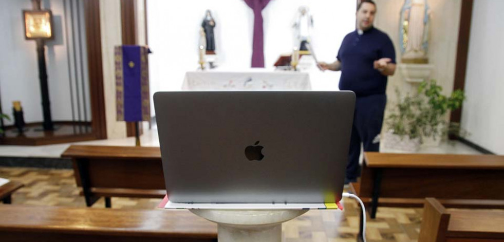 La Semana Santa más atípica arranca pendiente de la Web y los balcones