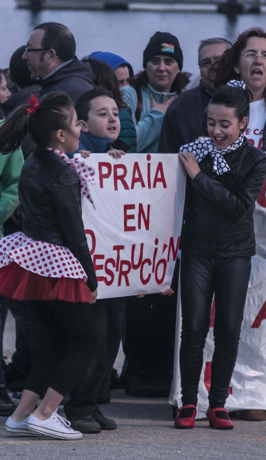 SANXENXO - El TSXG acumulará los tres contenciosos presentados  contra los pantalanes del Náutico