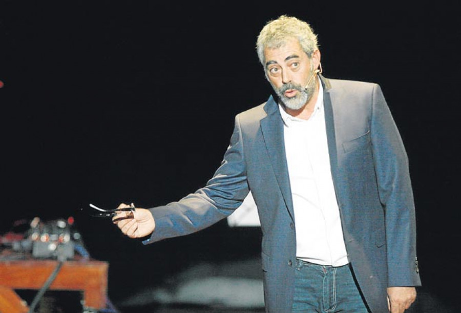 Carlos Blanco lleva a escena en Vilagarcía la única obra teatral de Domingo Villar