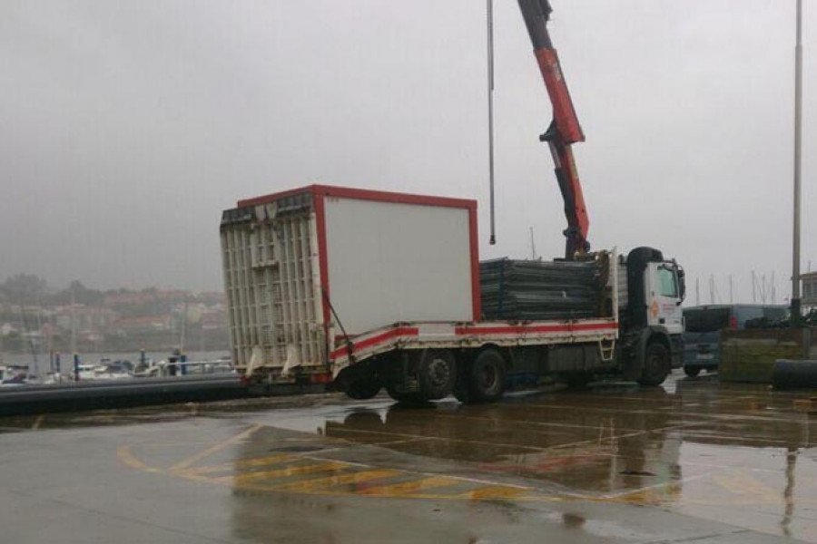 SANXENXO-Pedro Campos recoge el material de VOR y abandona el puerto de Sanxenxo