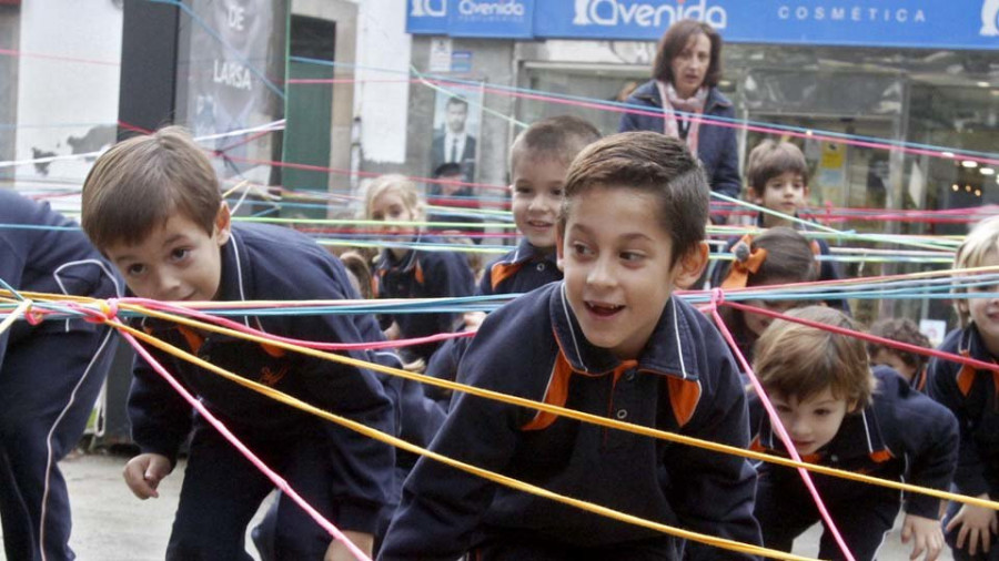 Reportaje | Los niños toman las plazas