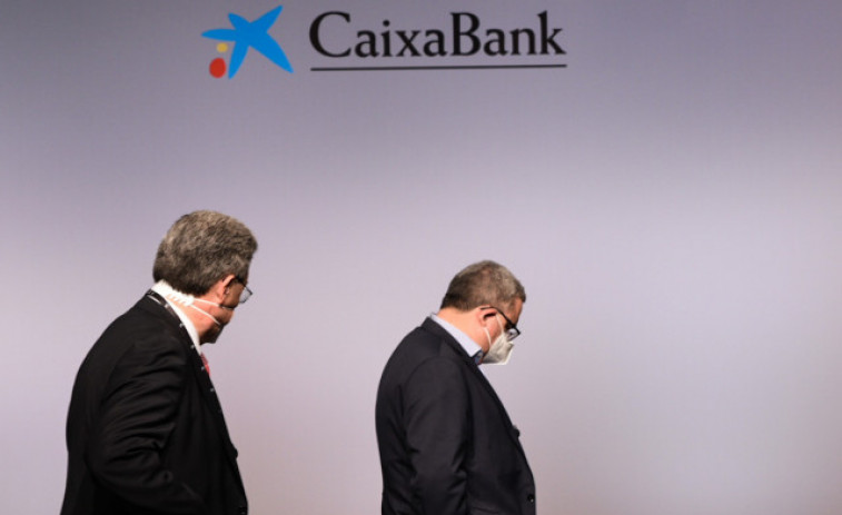 CaixaBank recortará 8.291 empleos y cerrará el 27 % de sus oficinas en España