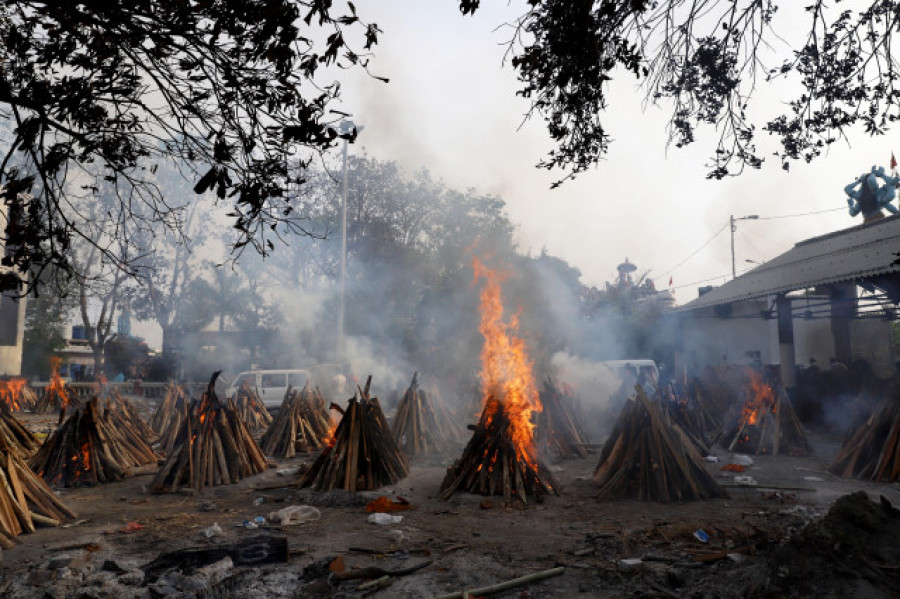 India amplia la vacunación a todos los adultos en pleno pico de la pandemia