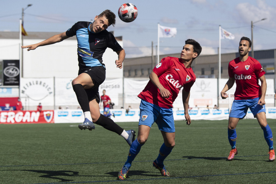 El Arosa está a tres partidos en A Lomba del ascenso