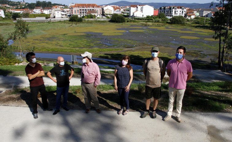 El entorno del centro sociocultural de Corvillón estrena senda y paisaje