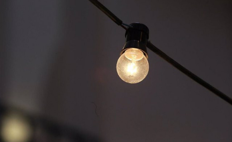 El precio de luz encadena otro récord este martes y se dispara hasta los 130 euros/MWh