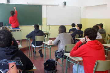 AlumnosdeBachilleratodelInstitutodeEducacinSecundariacolecolegioaulaestudiantes