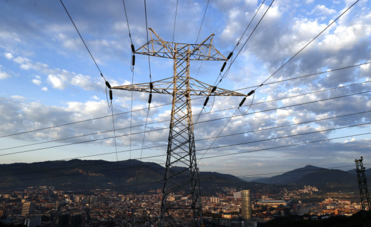 España y Portugal propondrán limitar el precio de la luz a 180 euros el megavatio hora