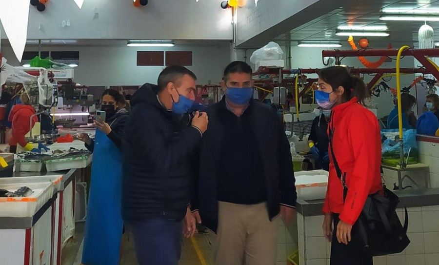 Cambados promociona su plaza con el Halloween y cuelga medidas anti-covid en los cementerios