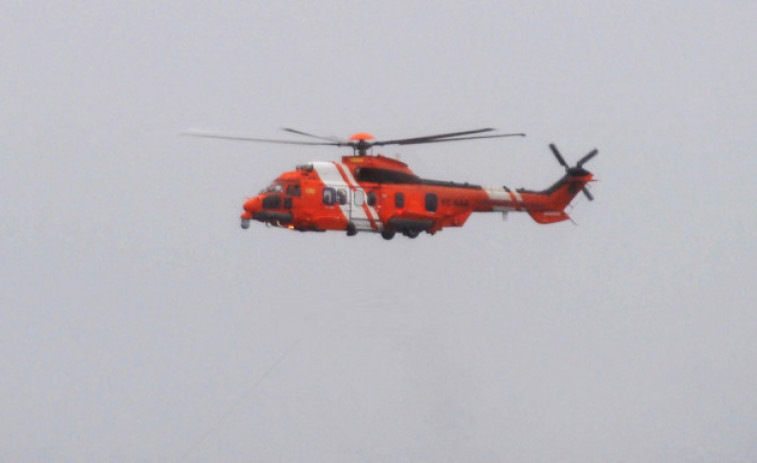 Rescatan a un percebeiro tras caer a unas rocas en Malpica de Bergantiños