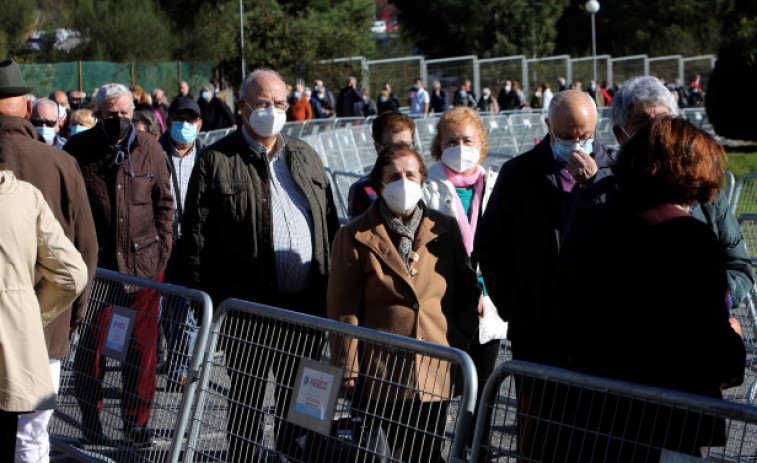 Reabren los centros de vacunación masiva en Galicia para poner la dosis de refuerzo al grupo de 70 a 79 años