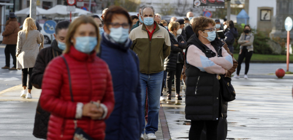 La sexta ola avanza sin control en Arousa y O Salnés suma más de 500 positivos