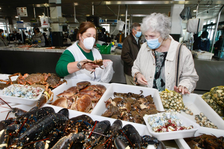 La Praza de Abastos de Vilagarcía expone su marisco para Nochebuena