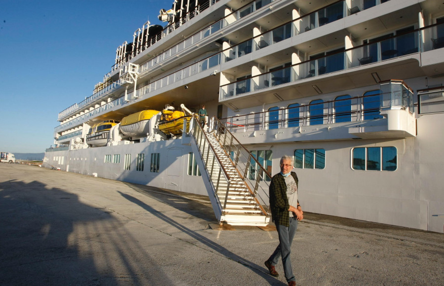 El Puerto de Vilagarcía espera superar en 2022 el tráfico de cruceros de la pre-pandemia