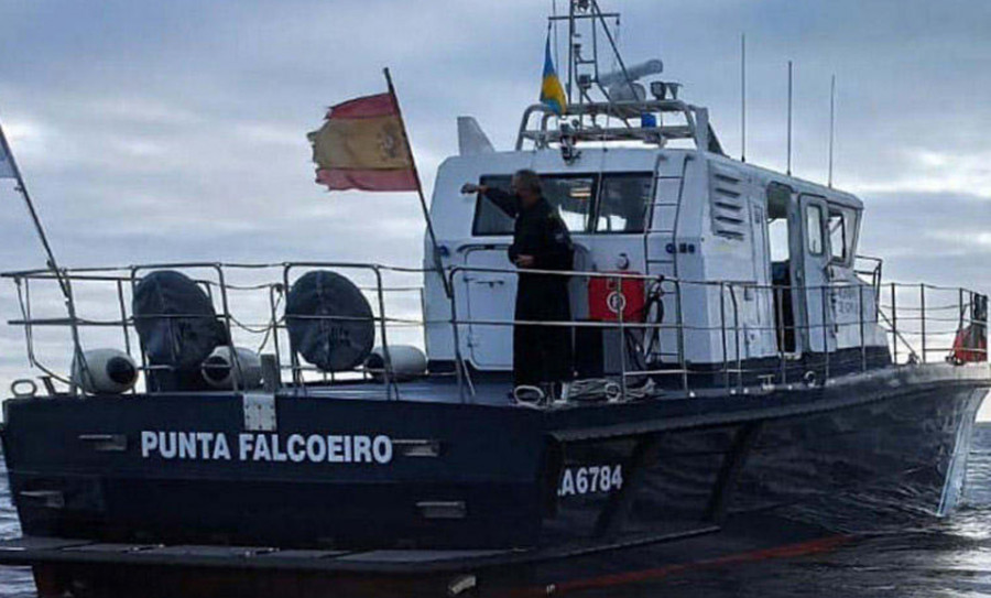 Gardacostas de Galicia asesta nuevos golpes contra la pesca ilegal en el litoral de Ribeira