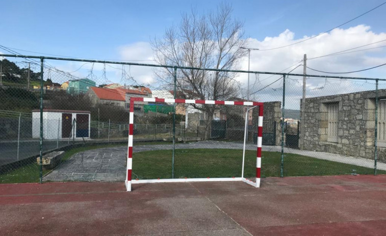 Ribeira pone a punto cinco instalaciones deportivas