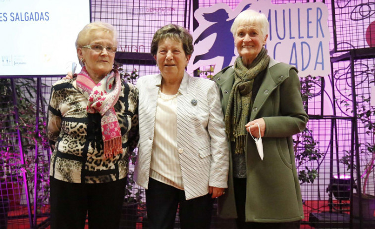 Mulleres Salgadas reconoce con sus premios a toda una generación de mujeres del mar