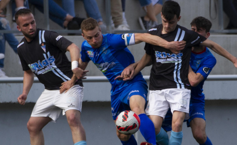 El Villalonga cae ante un Barbadás efectivo a balón parado