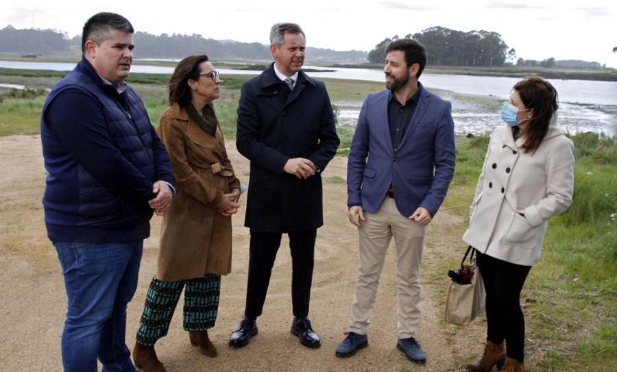 La construcción del cuartel arrancará este trimestre y la mejora de la Casa do Mar se hará durante el verano