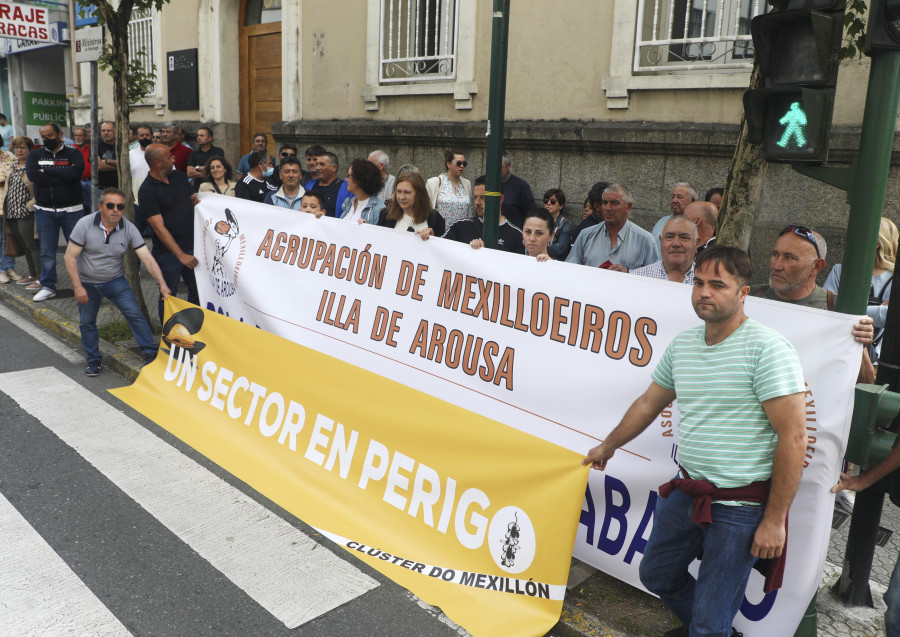 El sector bateeiro alza la voz durante la investidura de Alfonso Rueda como presidente de la Xunta