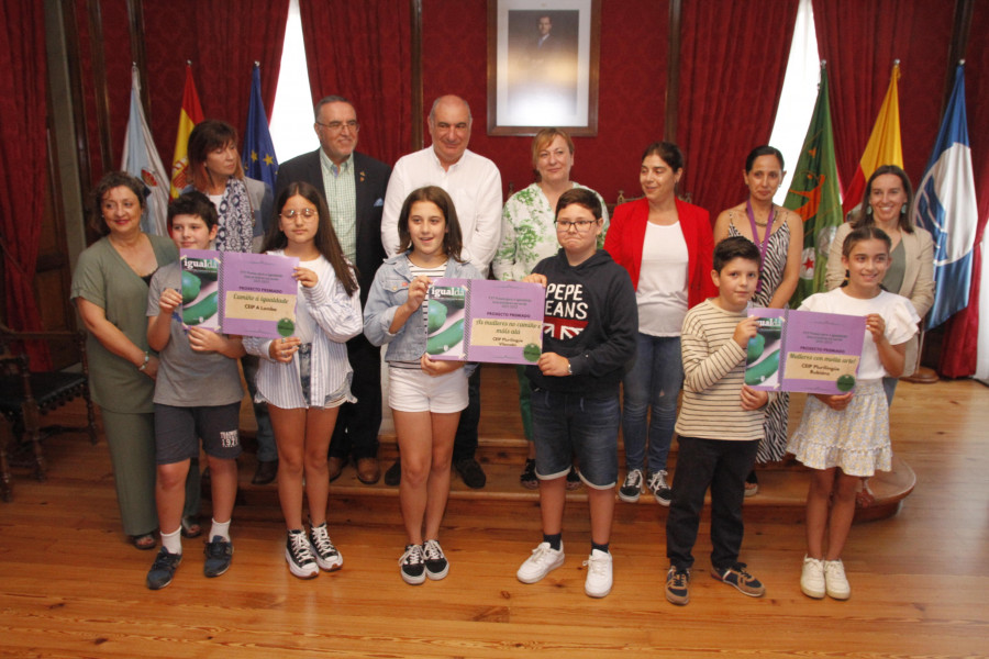 Los colegios de Rubiáns, A Lomba y Vilaxoán ganan los premios de Igualdade na Escola