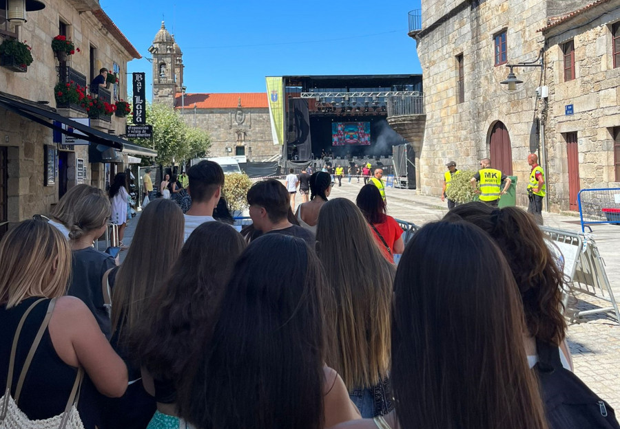 Empiezan las colas para el concierto más esperado de la LXX Festa do Albariño de Cambados