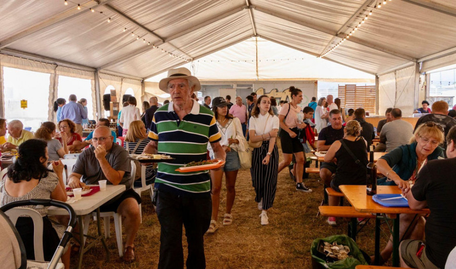 La Festa da Ostra acaba hoy con un gran espectáculo de fuegos artificiales