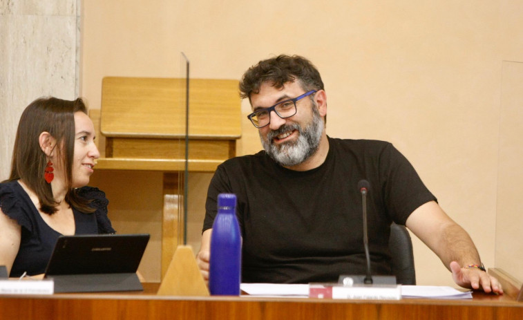 Fajardo se suma a las criticas sobre la valoración de Ravella de las fiestas y duda de los datos de consumo en el Auga