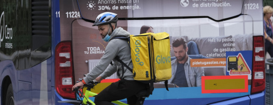 El jefe de Glovo alega ante la jueza que hará contratos laborales a sus trabajadores para evitarse conflictos legales