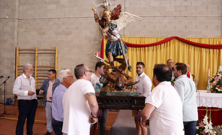 El “veranillo de San Miguel” dejó un ambiente estupendo para la celebración de A Torre