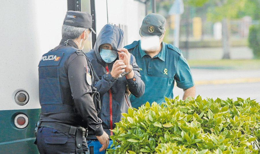 Dictan prisión provisional para dos arrestados en la redada de Arousa