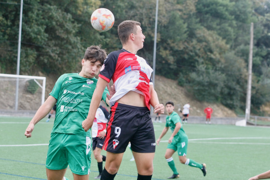 Al Arosa juvenil se le resiste la primera victoria en División de Honor