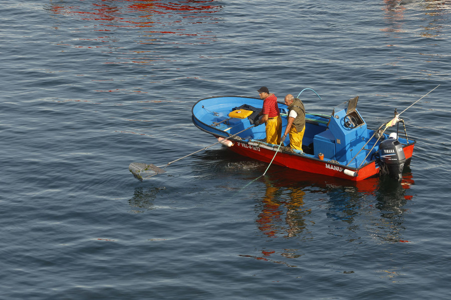 El marisqueo sigue a la espera de ayudas: “Nos vamos a ver forzados a dejar de vivir del mar”