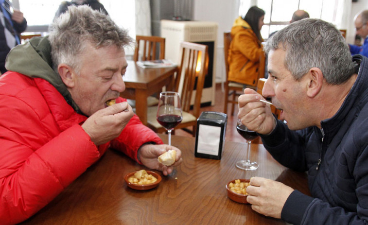 Reportaje | Callos, rosquillas y actos religiosos para celebrar San Mauro sin restricciones