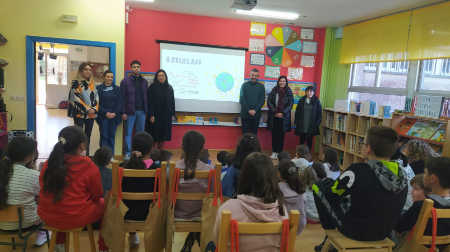 Meis realiza una jornada de concienciación medioambiental y buen reciclaje en el colegio de A Armenteira