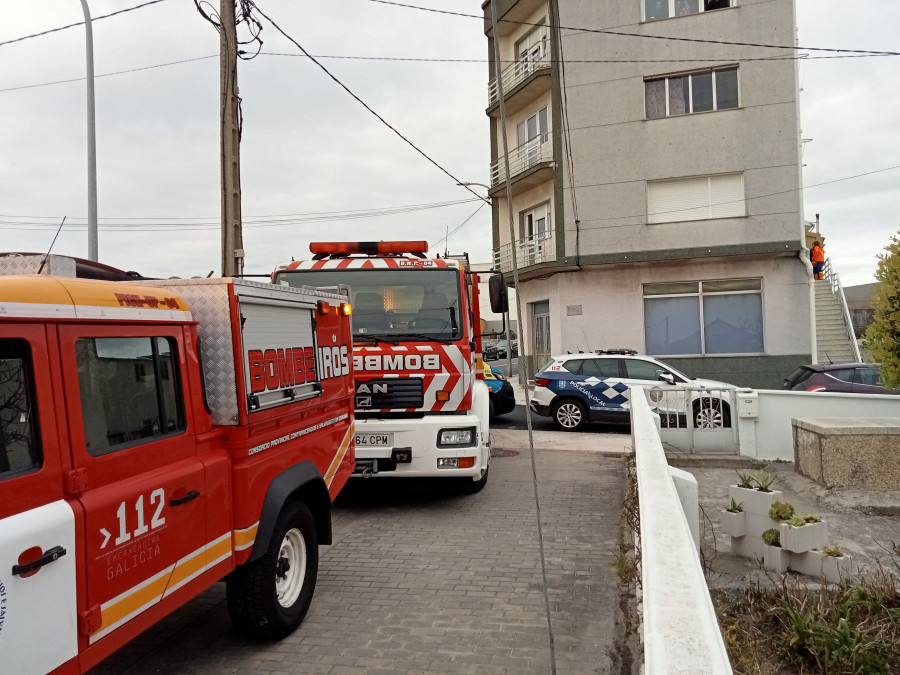 Movilizan una ambulancia del 061, los Bomberos y Policía Local por un fuerte olor a gas en Aguiño