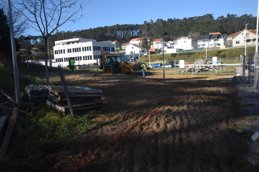 Comienzan las obras para la construcción de un skatepark en la zona de Fontán, en Ribeira