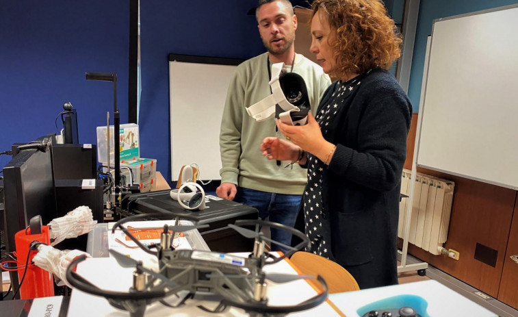 El aula Cemit de Boiro recibe nuevo equipamiento para usar en actividades formativas en nuevas tecnologías