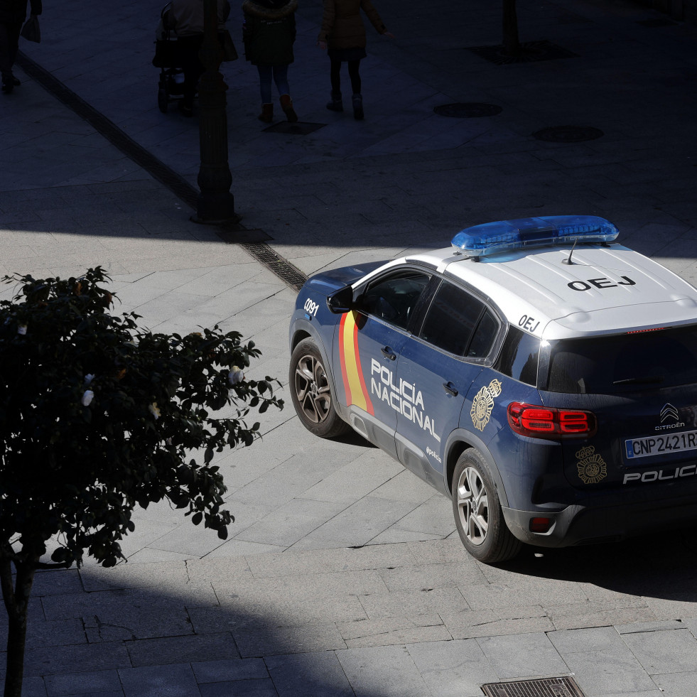 Detenido un vilagarciano por conducir sin carné, a 120 kilómetros por hora y difundirlo en vídeo en redes sociales