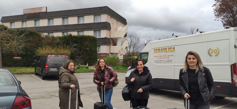 Dos profesoras del CPI Progreso de Catoira participan en un encuentro cultural en Francia