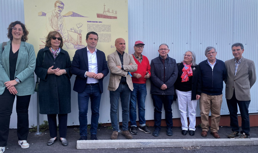 Descubren en homenaje a Ramón Martínez López un panel en Cimadevila, donde nació hace 116 años